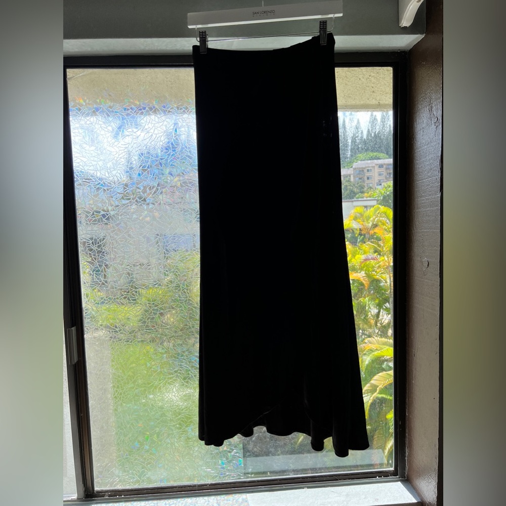 Free people, long, black skirt